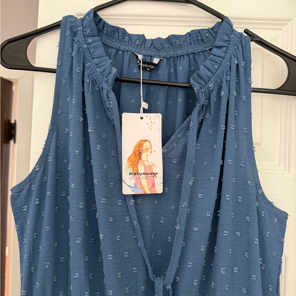 Chic Sleeveless Maxi Dress in Blue - Picture 3 of 3
